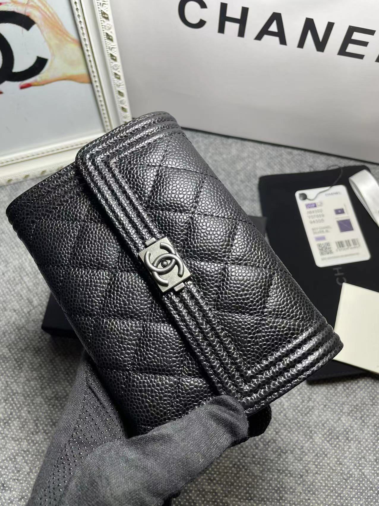 CHANEL。 leboy中号三折钱包💦款号A84302球纹头层牛皮配复古五金、菱格纹路.原单品质