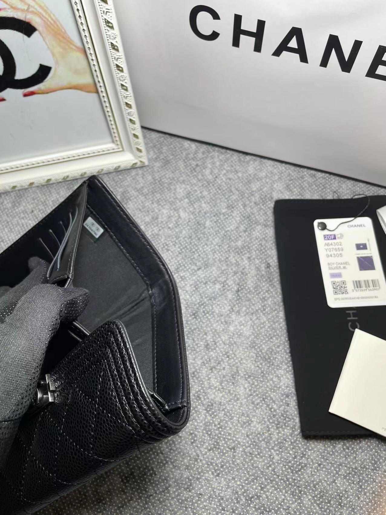 CHANEL。 leboy中号三折钱包💦款号A84302球纹头层牛皮配复古五金、菱格纹路.原单品质