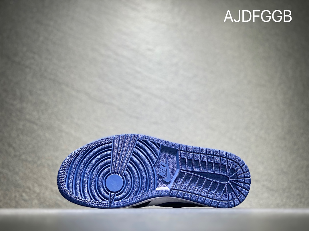 本地自取260 NIKE Air Jordan 1 mid乔丹中帮休闲板鞋 DZ5326-300