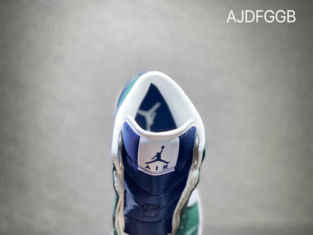 本地自取260 NIKE Air Jordan 1 mid乔丹中帮休闲板鞋 DZ5326-300