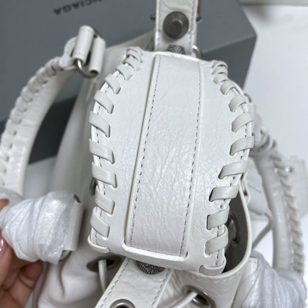 Balenciaga Classic Handcrafted Luxury Leather Shoulder Bag Ref 8