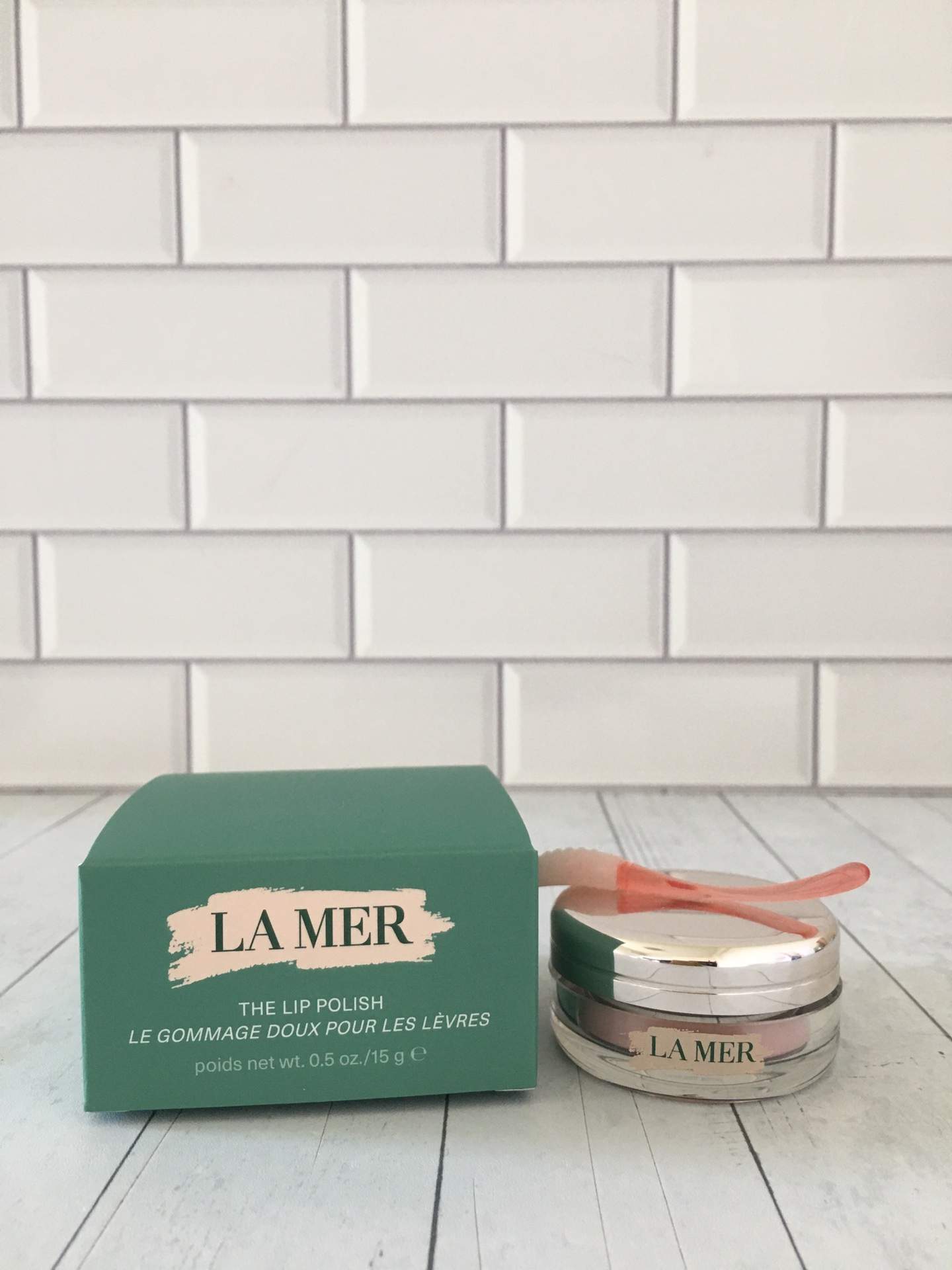 La Mer The Lip Polish - Gently Exfoliates and Nourishes for Soft, Smooth Lips 2 i1666851052 8653 0
