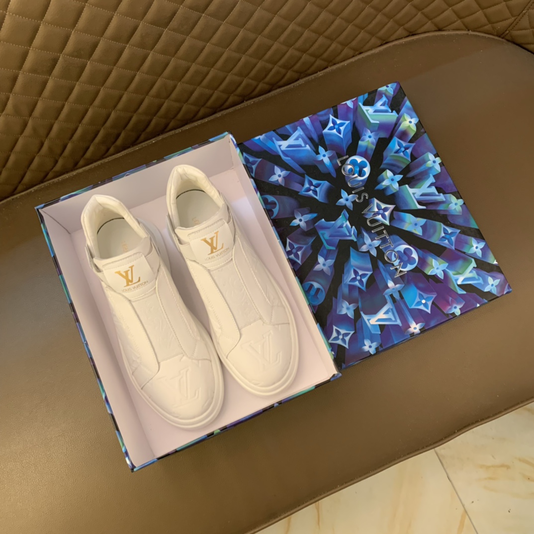 J0 LOUlS VUlTTON 路易威登～独特现风运动鞋.LV专柜代购休闲鞋 男士2022专柜同步发售,意大利进口原版品牌精选头层柔软牛皮.羊皮内里 拒绝脱色磨脚鞋底：原厂特供原版底,.法国懒人风格设计 套脚 贴原单品质 超舒服原版底 .就好像实物拍摄实物更赞 适合户外司机驾车完美 高品质板鞋,男装男鞋码数：38-44 45可定做 黑色 白色 选 长期供实体店补货