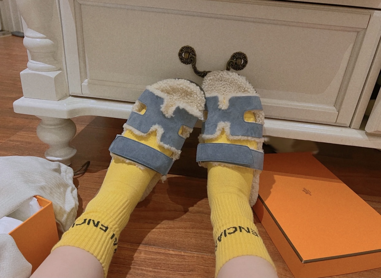 NO:535902,The most popular fur slippers in autumn and winter ~ H brand teddy bear H-type lamb fur integrated Chyre flat sole Hermes second uncle shoes, fur slippers, hermes, slippers19860909秋冬最火爆的毛拖鞋~H牌泰迪熊H型羊羔毛皮毛一体Chyre平底 爱马仕 二舅鞋,毛毛鞋拖鞋,hermes,slippers,Women's Shoes