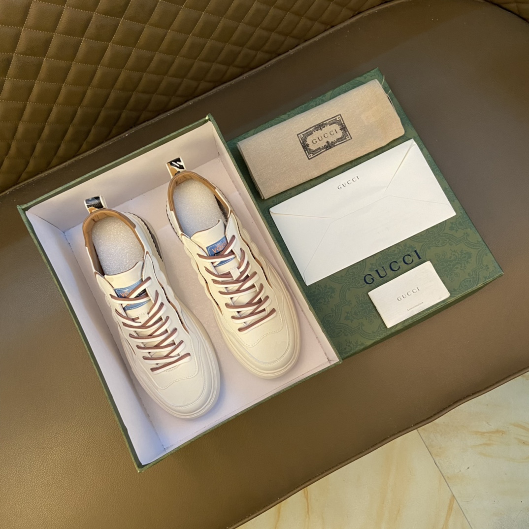 官网爆款Gucci  古奇 高版本～”青年休闲潮人风 男士2022专柜同步发售，夏季男鞋 意大利进口原版品牌精选头层意大利牛皮 羊皮内里拒绝脱色磨脚鞋底 原厂压纹 原版底，法国风格 ，原单品质 超舒服原版底 驾车完美。实物拍摄实物更赞 适合户外司机驾车出行 跑步鞋 男鞋码数 38-44 45可定做 白色 选”},”title”:”  官网爆款Gucci  古奇 高版本～”青年休闲潮人风 男士2022专柜同步发售，夏季男鞋 意大利进口原版品牌精选头层意大利牛皮 羊皮内里拒绝脱色磨脚鞋底 原厂压纹 原版底，法国风格 ，原单品质 超舒服原版底 驾车完美。实物拍摄实物更赞 适合户外司机驾车出行 跑步鞋 男鞋码数 38-44 45可定做 白色 选