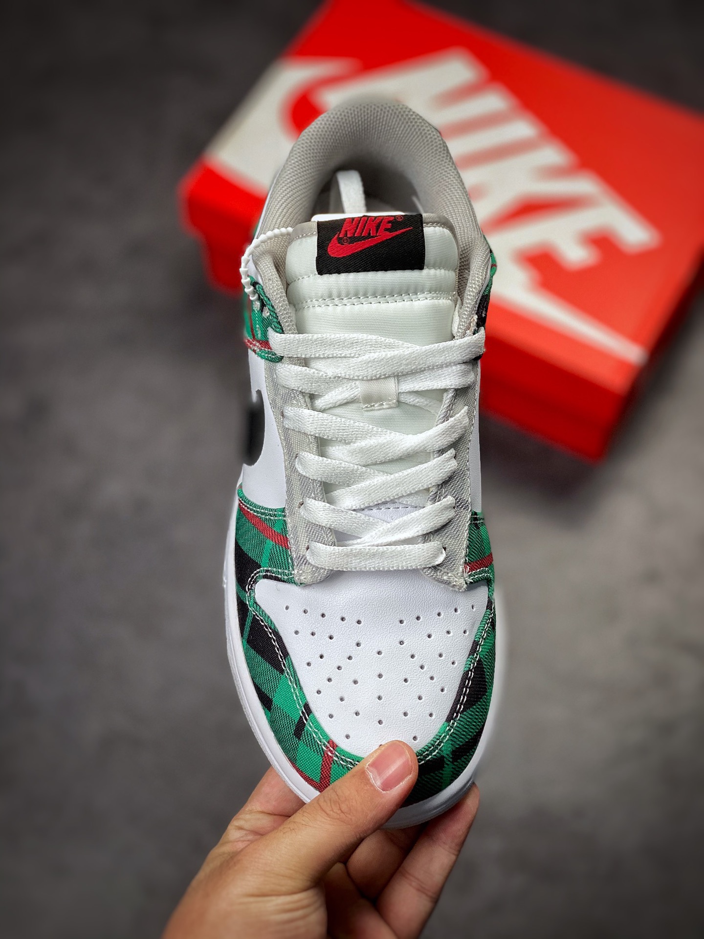 NIKE SB Dunk Low 格子布红绿 DV0827-100