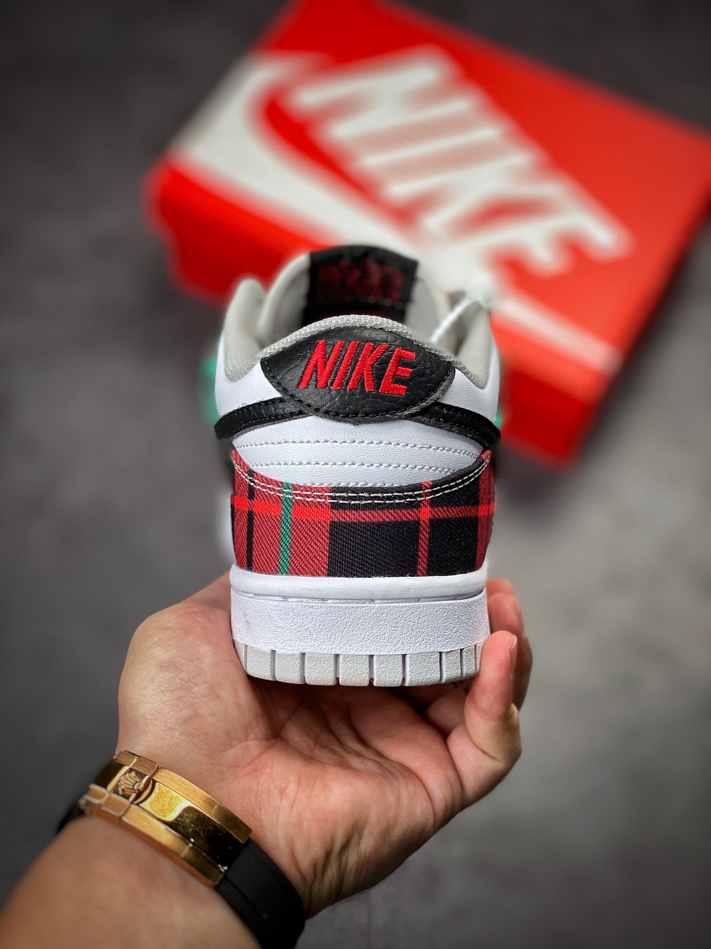 NIKE SB Dunk Low 格子布红绿 DV0827-100