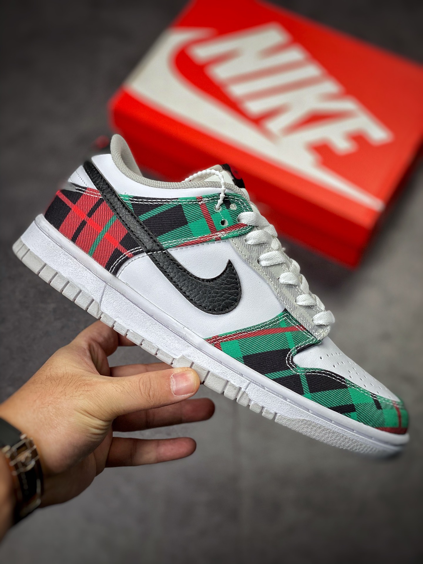 NIKE SB Dunk Low 格子布红绿 DV0827-100