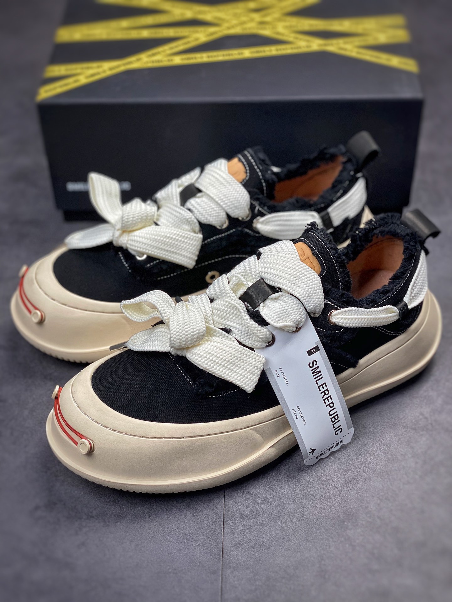 Sneakers Low Sneakers Thick Bottom Higher Low Top Reverse Lace Beggars Wind Canvas Low Top Casual Sneakers