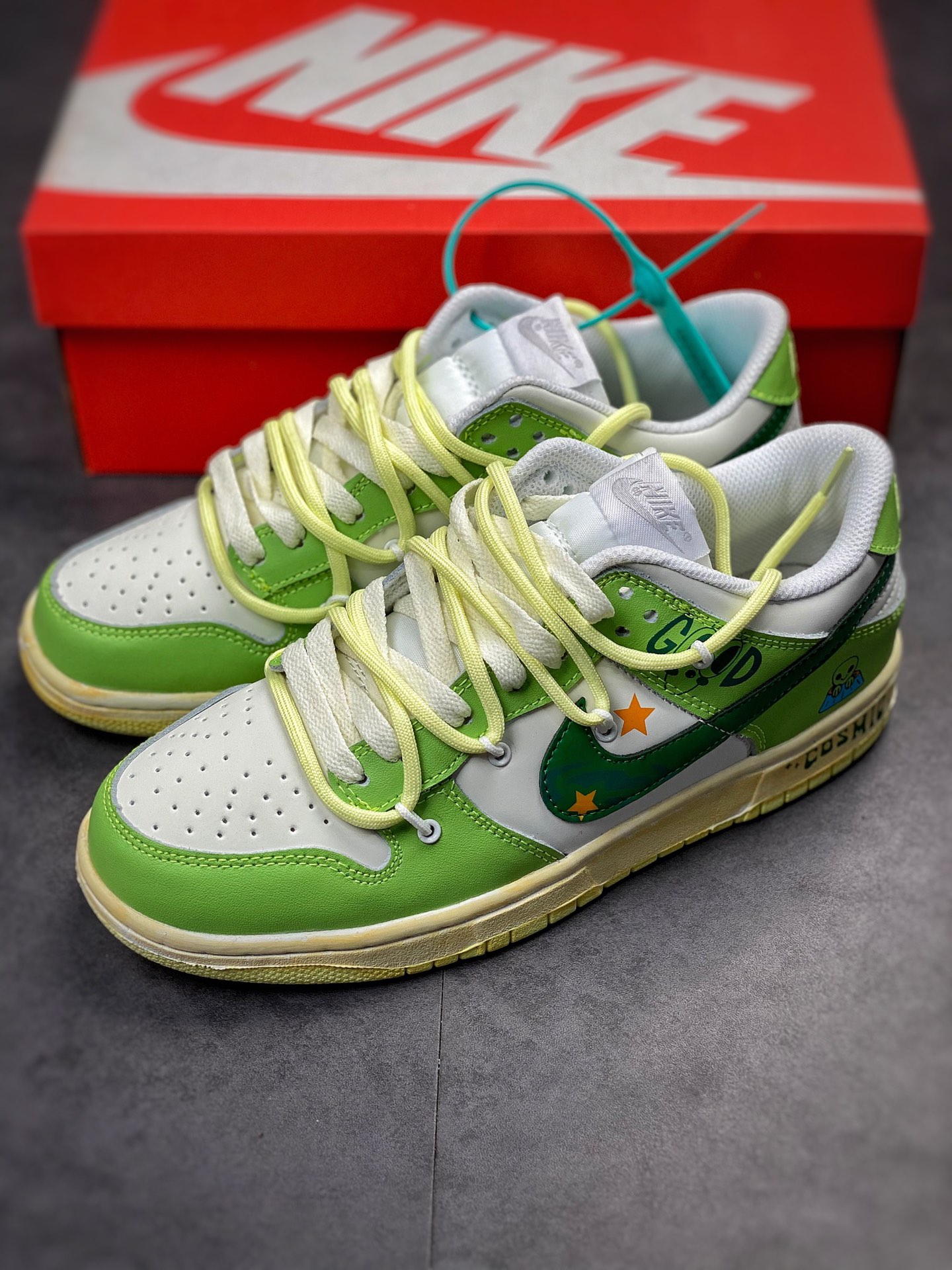 NIKE SB Dunk Low Apple Green Strap DH9765-100-Top High Quatity Cheap Sneakers Fashion Clothing Clothes Bags handbags Shoes of all Brand wholesale With The best Quality And Beautiful Price from China Factory Chinese suppliers wholesaler seller NIKE SB Dunk Low Apple Green Strap DH9765-100