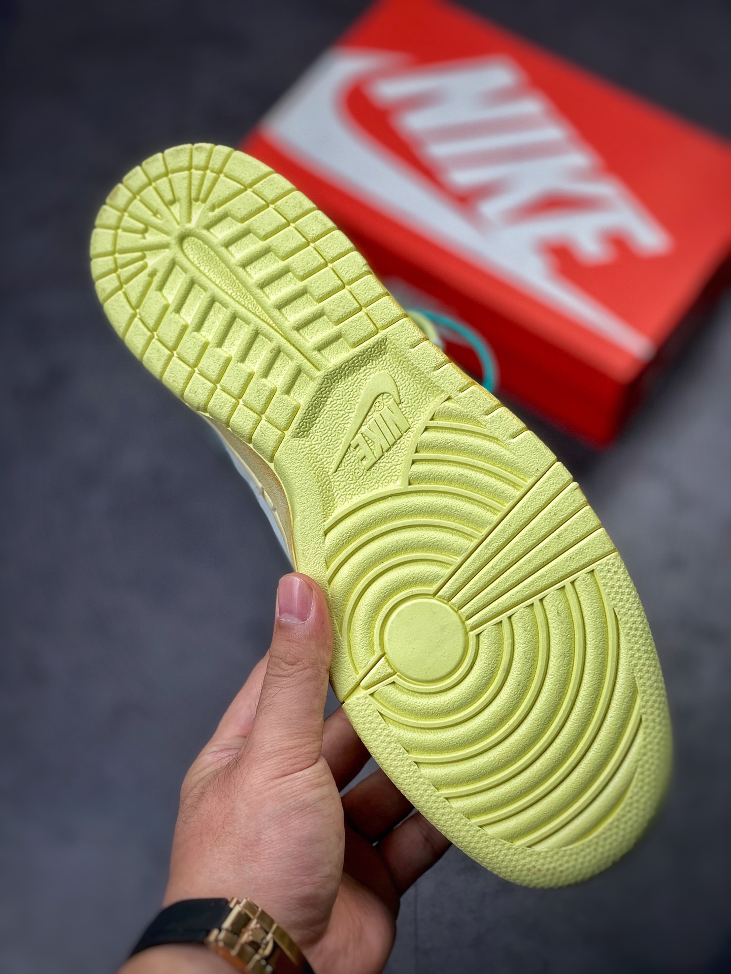 NIKE SB Dunk Low Apple Green Strap DH9765-100-Top High Quatity Cheap Sneakers Fashion Clothing Clothes Bags handbags Shoes of all Brand wholesale With The best Quality And Beautiful Price from China Factory Chinese suppliers wholesaler seller NIKE SB Dunk Low Apple Green Strap DH9765-100