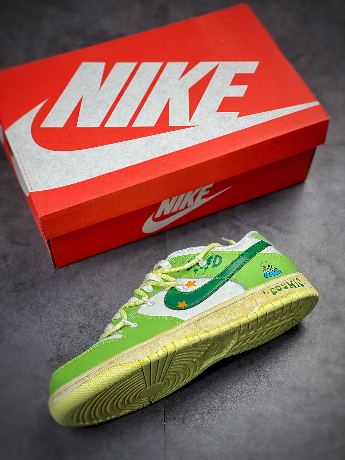 NIKE SB Dunk Low Apple Green Strap DH9765-100-Top High Quatity Cheap Sneakers Fashion Clothing Clothes Bags handbags Shoes of all Brand wholesale With The best Quality And Beautiful Price from China Factory Chinese suppliers wholesaler seller NIKE SB Dunk Low Apple Green Strap DH9765-100