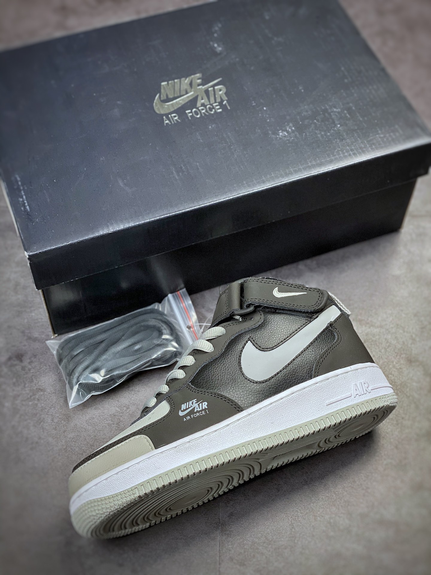 Nike Air Force 1 Mid shadow gray help BQ6819-008-Top High Quatity Cheap Sneakers Fashion Clothing Clothes Bags handbags Shoes of all Brand wholesale With The best Quality And Beautiful Price from China Factory Chinese suppliers wholesaler seller Nike Air Force 1 Mid shadow gray help BQ6819-008