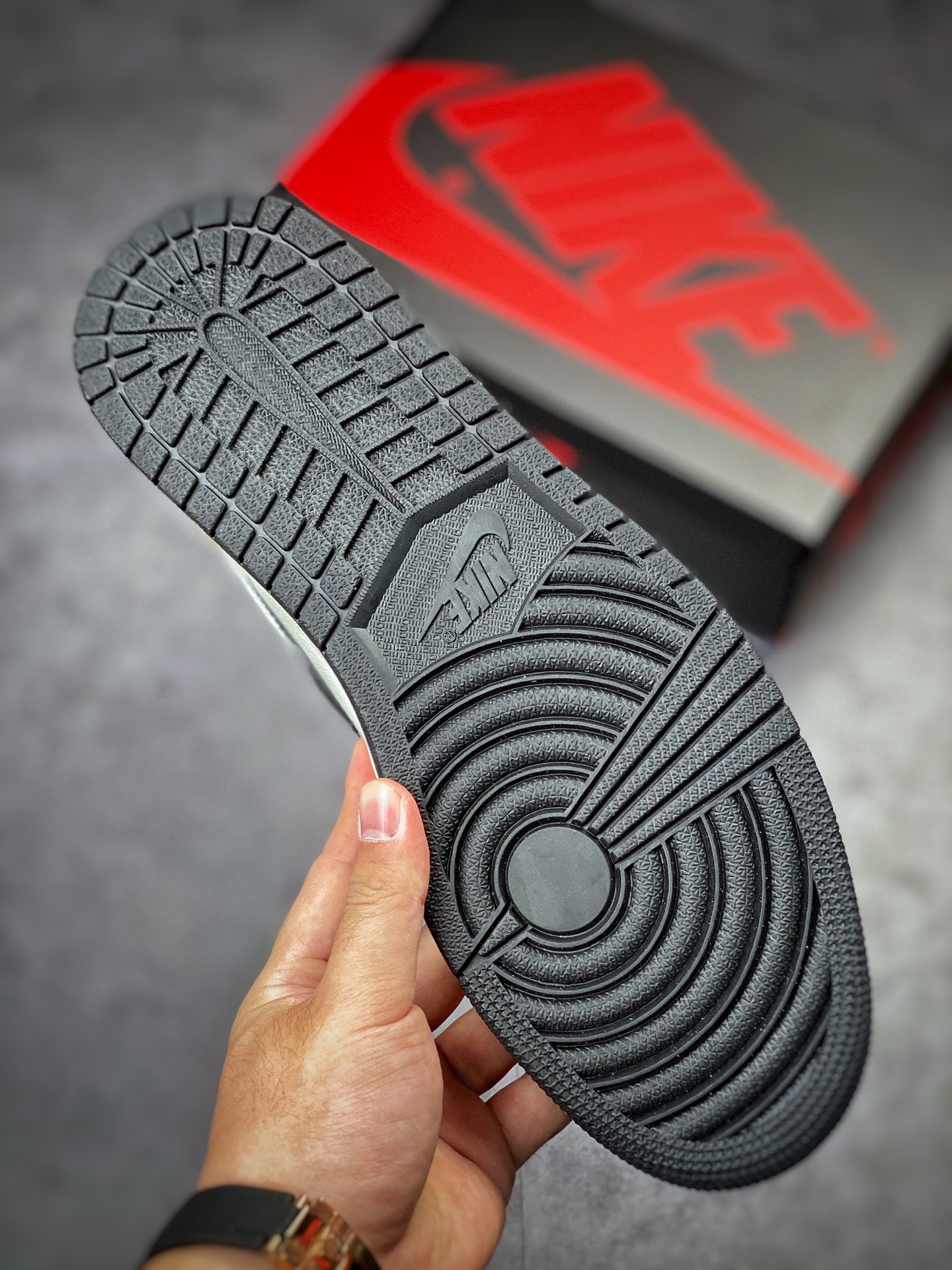 Air Jordan 1 Retro High OG ”Dark Mocha” Black Mocha 555088-105-Top High Quatity Cheap Sneakers Fashion Clothing Clothes Bags handbags Shoes of all Brand wholesale With The best Quality And Beautiful Price from China Factory Chinese suppliers wholesaler seller Air Jordan 1 Retro High OG ”Dark Mocha” Black Mocha 555088-105