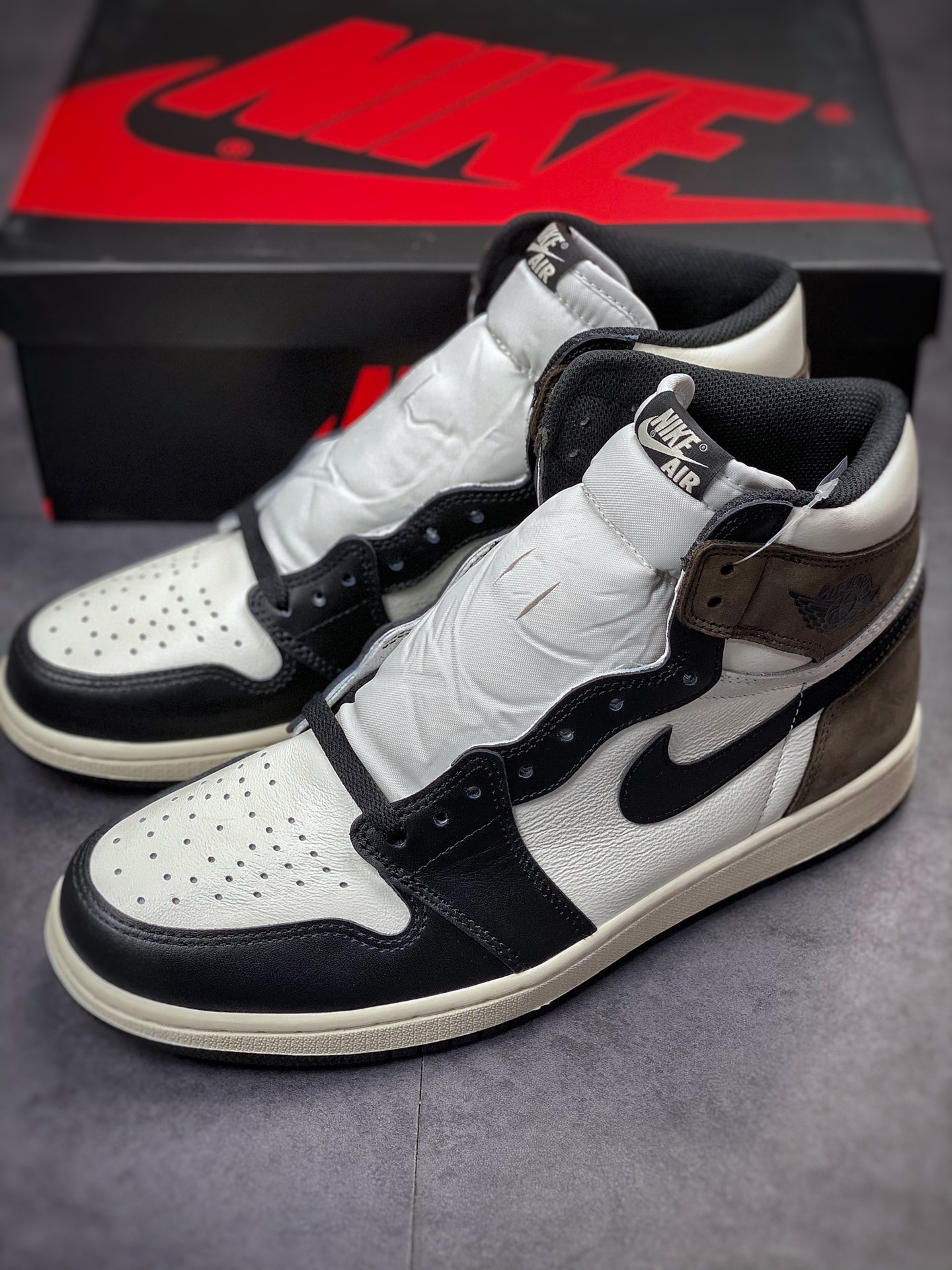 Air Jordan 1 Retro High OG ”Dark Mocha” Black Mocha 555088-105-Top High Quatity Cheap Sneakers Fashion Clothing Clothes Bags handbags Shoes of all Brand wholesale With The best Quality And Beautiful Price from China Factory Chinese suppliers wholesaler seller Air Jordan 1 Retro High OG ”Dark Mocha” Black Mocha 555088-105
