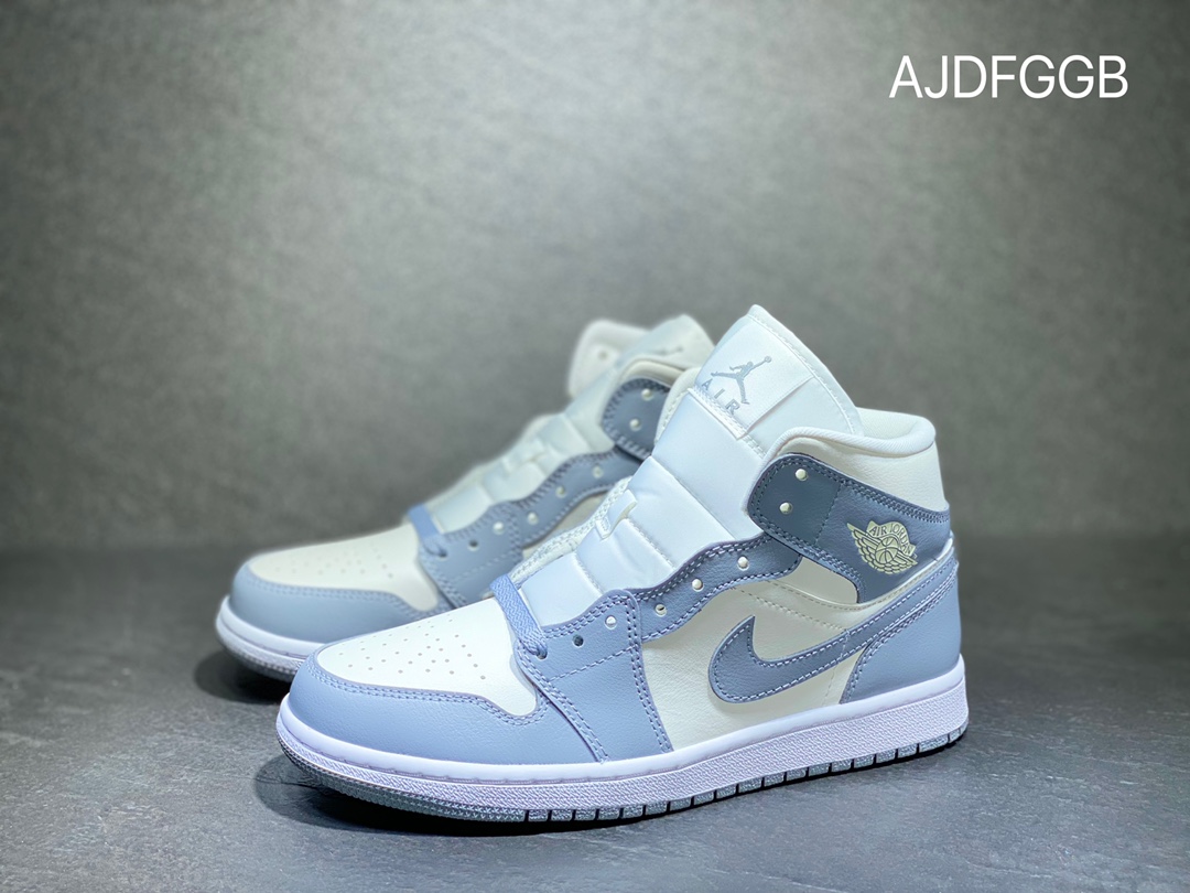 本地自取260 NIKE Air Jordan 1 mid乔丹中帮休闲板鞋 BQ6472-115