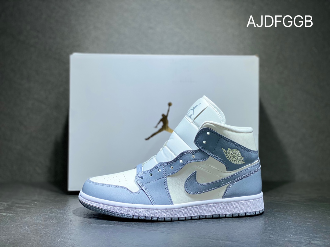 本地自取260 NIKE Air Jordan 1 mid乔丹中帮休闲板鞋 BQ6472-115