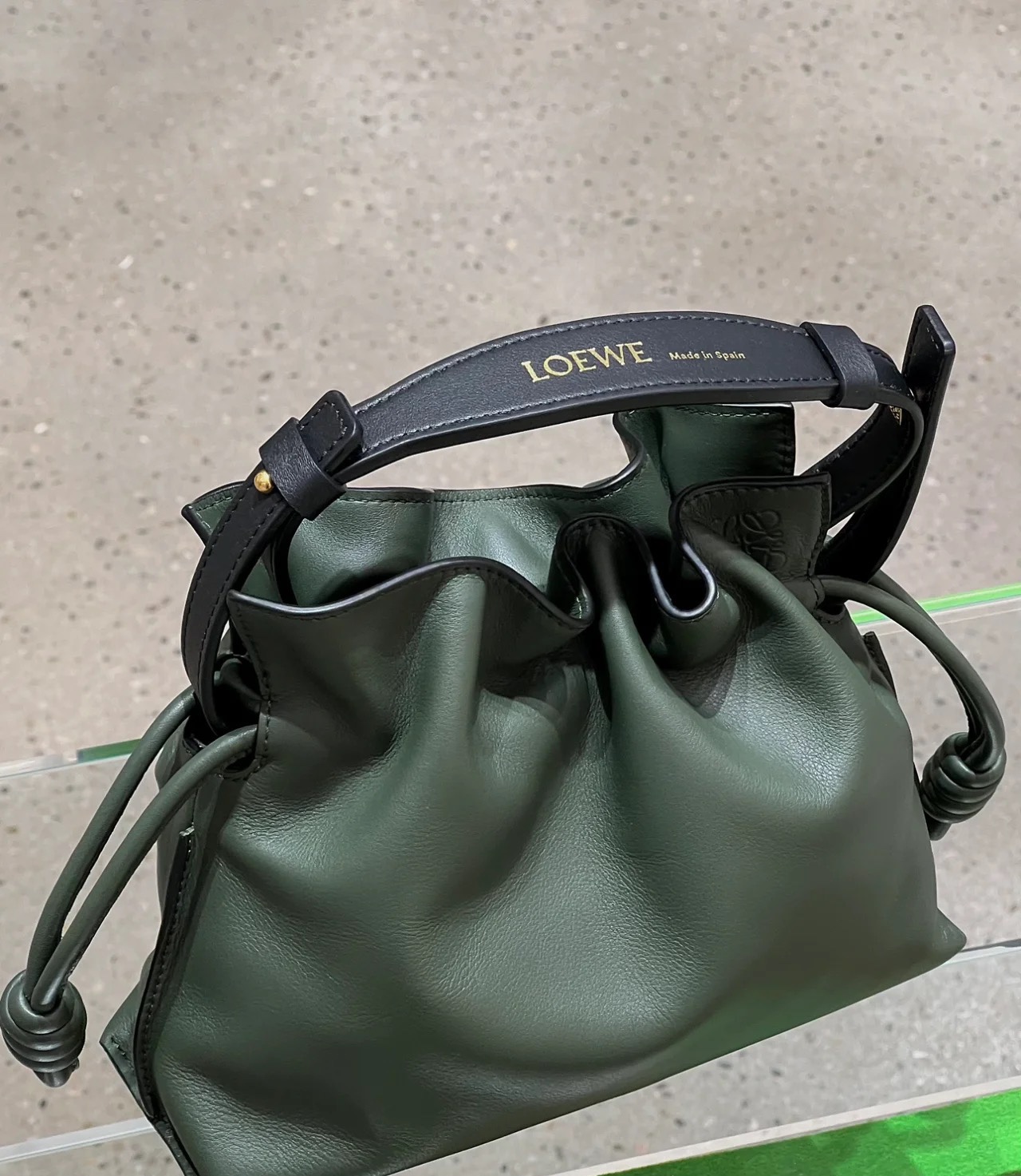 Loewe counter lady's real shot When the lucky bag meets the shoulder strap, it is a perfect match