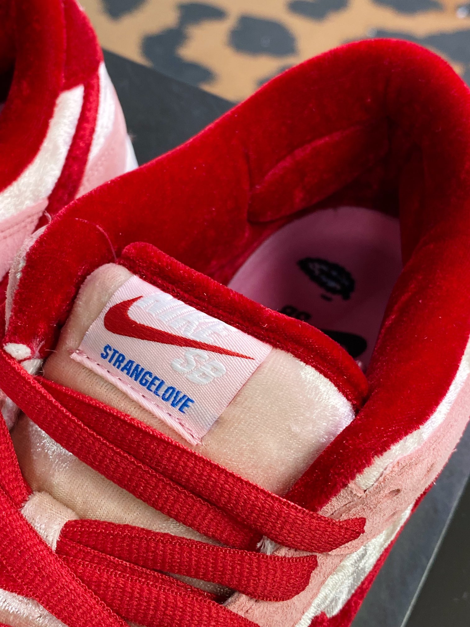 260 StrangeLove x Nike SB Dunk Low”Valentine's Day”扣篮CT2552-800