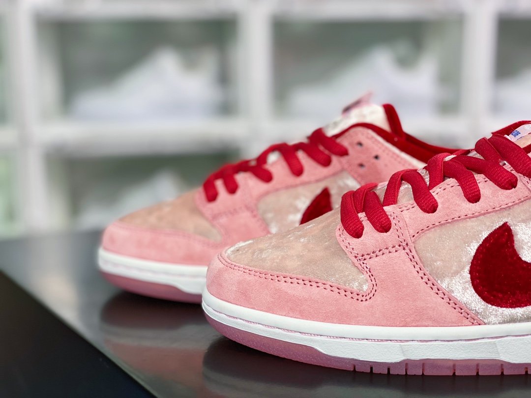 260 StrangeLove x Nike SB Dunk Low”Valentine's Day”扣篮CT2552-800