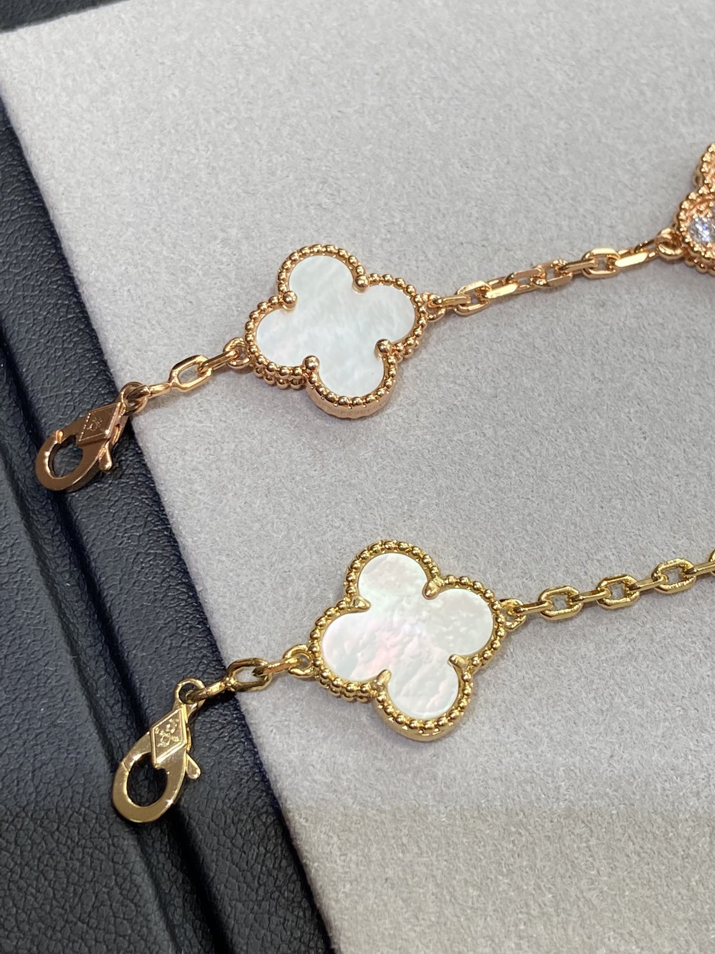 Van Cleef & Arpels: Rose Gold vs - Comprehensive 4