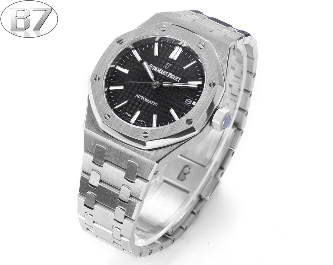 NO:763995,White Gold Diamond 50 B7 Factory AP Audemars Piguet Women's Audemars Piguet Royal Oak removes the excess part of the movement deck and makes it more hollow - achieving the pinnacle of steel watches - demonstrating strength to defend the title of 'steel' king!  [6 subtleties] 1. The authentic product is disassembled and the size is 37 mm, which is consistent with the original product!  2. Perfectly restore every detail of the genuine watch case, showing the original 'edges and corners'  'Strong and courageous' masculine temperament. 3. The workmanship of the steel strap is impeccable, which is better than any steel strap watch on the market. The tightness of the 'buffer belt' connecting the steel strap head grain and the watch head is exactly the same as the original. 4. The automatic rotor pays homage to the original, and is the only one on the market that is made  The color is the same as the original version (general versions on the market are reddish) and the ap family emblem is uniquely engraved on it. 5. The imported movement is used to change the Audemars Piguet CAL3120 movement to be more stable, better and more realistic. 6. The 'biscuit texture' of the dial is three-dimensional and full, full of energy!  It is definitely not the soul-destroying experience of an ordinary small factory. The experience is exquisite and the feeling is different!  Must be a quality product!  ,,audemars19860909白 金 钻50 B7 Factory AP爱彼 女款爱彼皇家橡树 剔除机芯甲板多余部分,使之变得更加镂空——成就钢表巅峰—— 实力演绎 卫冕“钢”王！【6大精妙之处】1.正品拆解开模,尺寸为37毫米与正品一致！2.完美还原正品表壳的每一处细节,尽显正品“棱角分明 坚毅果敢”的阳刚气质.3.钢带的做工无可挑剔,比市面上任何钢带表做工均要更上一层楼,钢带头粒和表头衔接的“缓冲带”的松紧程度与正品一模一样.4.自动陀的与原装致敬,是市面唯一做到颜色于原装一致的版本（市面一般版本均偏红）其上的ap族徽雕刻独一无二.5.采用进口机芯改爱彼CAL3120机芯更稳定,更优秀,更真实.6.表盘的“饼干纹理”立体饱满,精神抖擞！绝非普通小厂一般失魂落魄.体验精妙 感受不同！必属精品！,,audemars,Watch