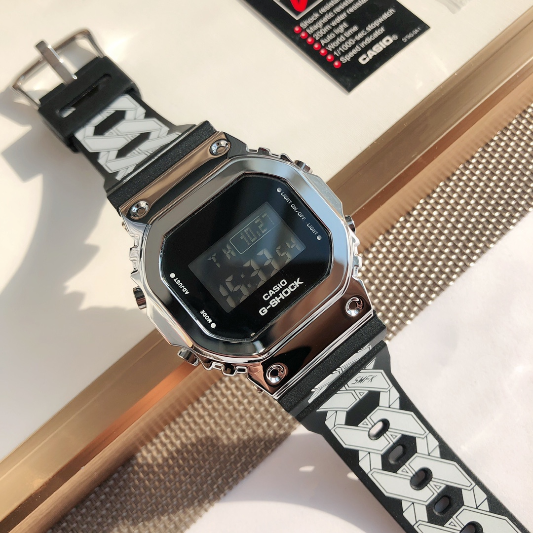 Часы Casio G-SHOCK