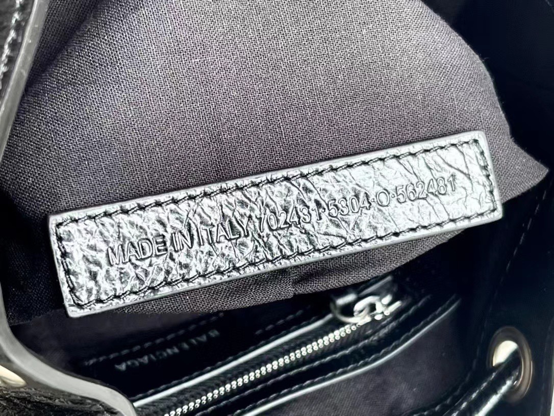 Balenciaga Classic Handcrafted Luxury Leather Shoulder Bag Ref.5C7C99C1 9