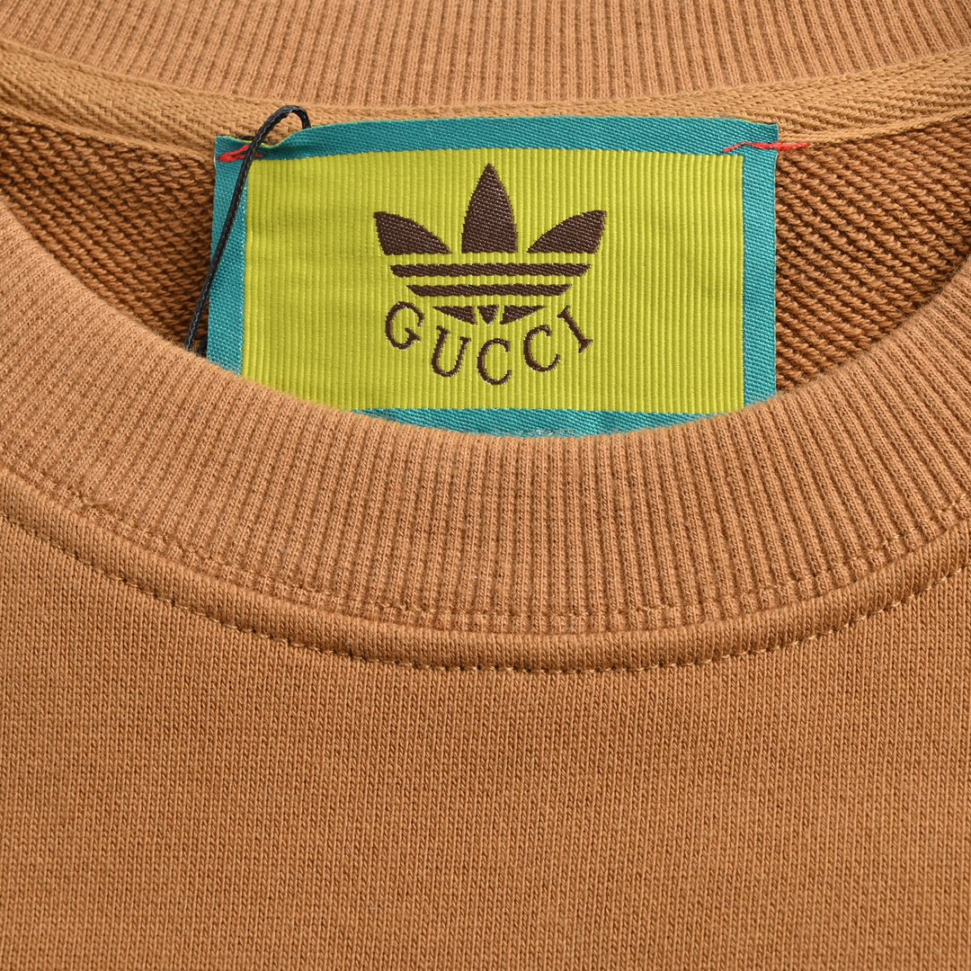 250 Gucci & Adidas 联名款植绒三叶草圆领卫衣