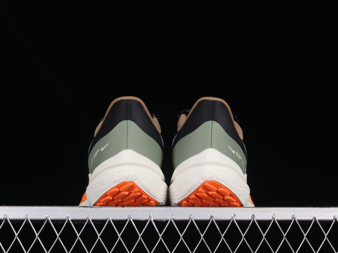 特价🉐💰170
 Nk Zoom Winflo 9 登月新款运动休闲缓震跑步鞋 DX6040-071
尺码：39 40 40.5 41 42 42.5 43 44.5 45 AJC3