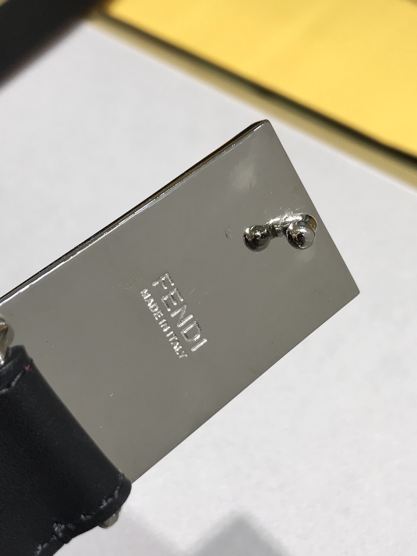 💯💯特价 190  新款 FD 宽25MM 标志造型皮带，原版铆钉磨胶扣，进口原版小牛皮配制黑色专用料制