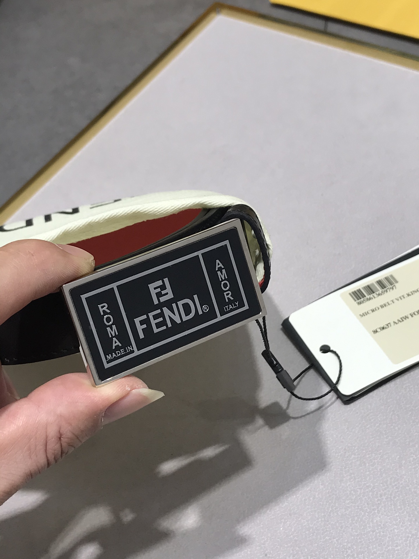 💯💯特价 190  新款 FD 宽25MM 标志造型皮带，原版铆钉磨胶扣，进口原版小牛皮配制黑色专用料制