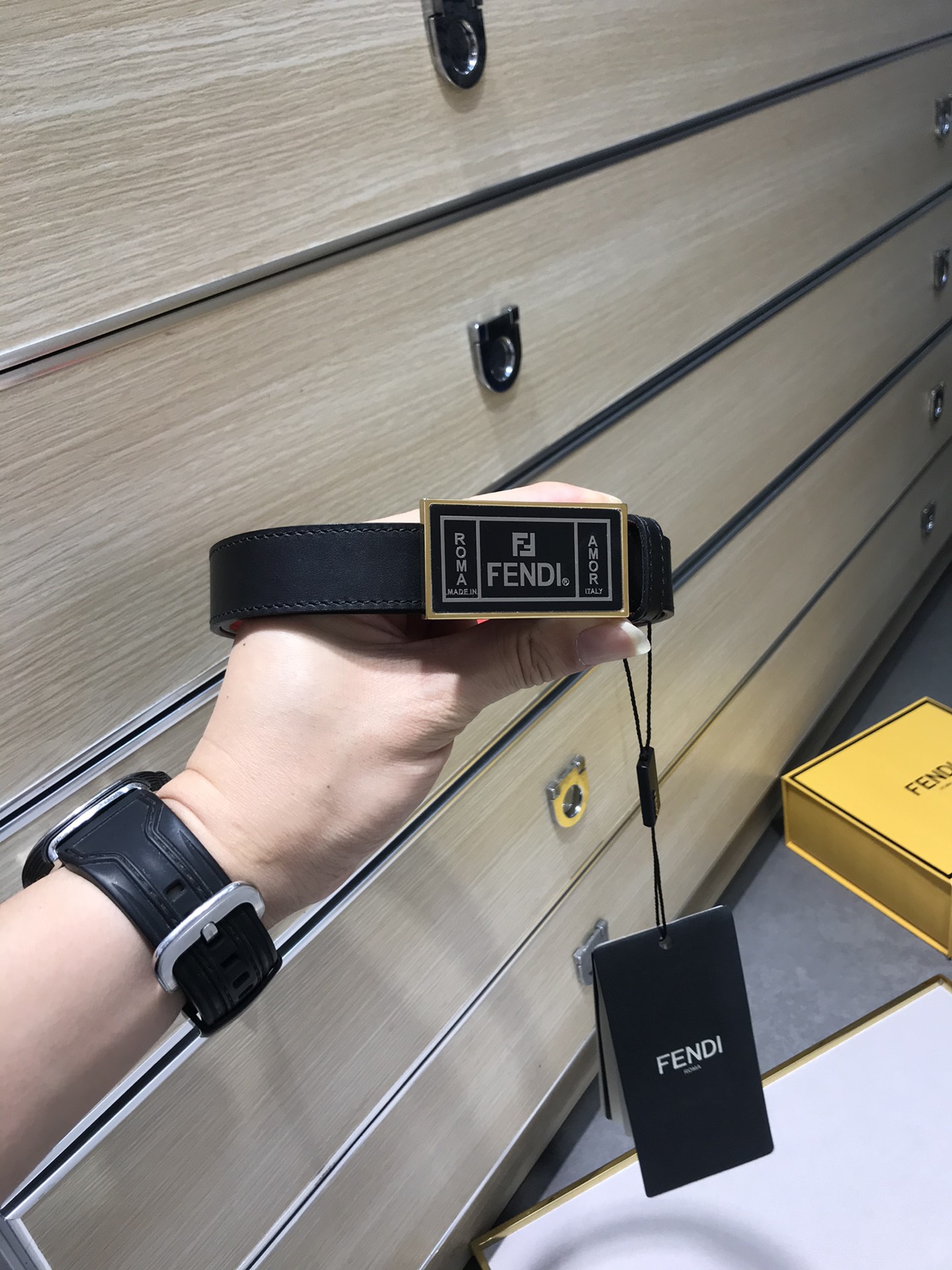 💯💯特价 190 新款 FD 宽25MM 标志造型皮带，原版铆钉磨胶扣，进口原版小牛皮配制黑色专用料制成