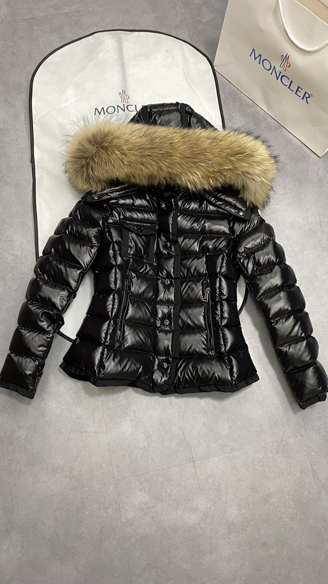 Moncler ملابس سترة أسفل أسود . أبيض Aaa00220