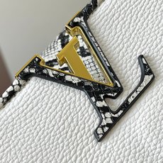 独家实拍-升级版 M95508 CAPUCINES 小号手袋此款 Capucines 小号手袋以 Tau 独家实拍-升级版 M95508 CAPUCINES 小号手袋此款 Capucines 小号手袋以 Tau