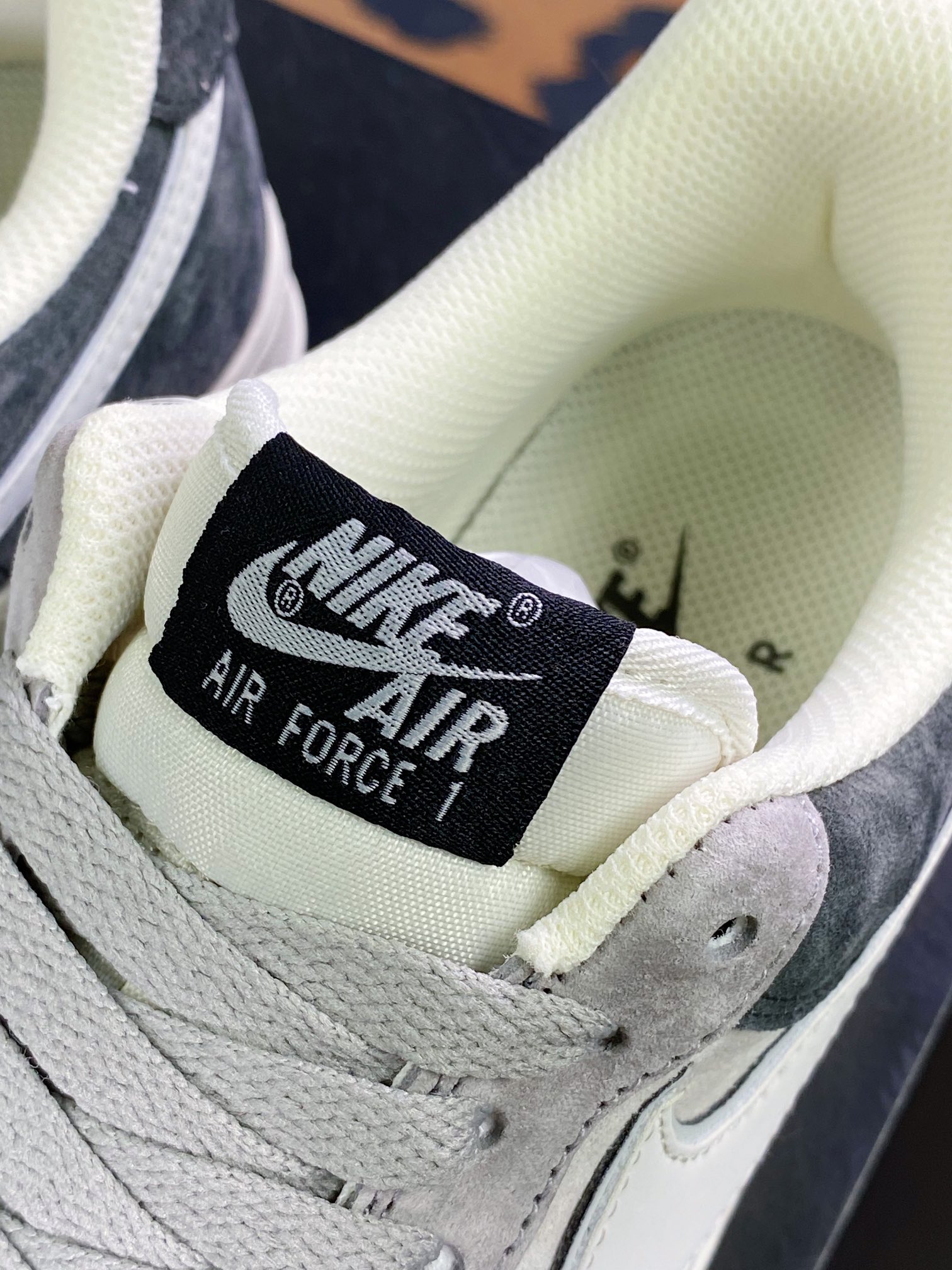 240  Air Force 1′07 Low Suede”Grey/White/Brown”空军一号经典低帮DW0831-896
