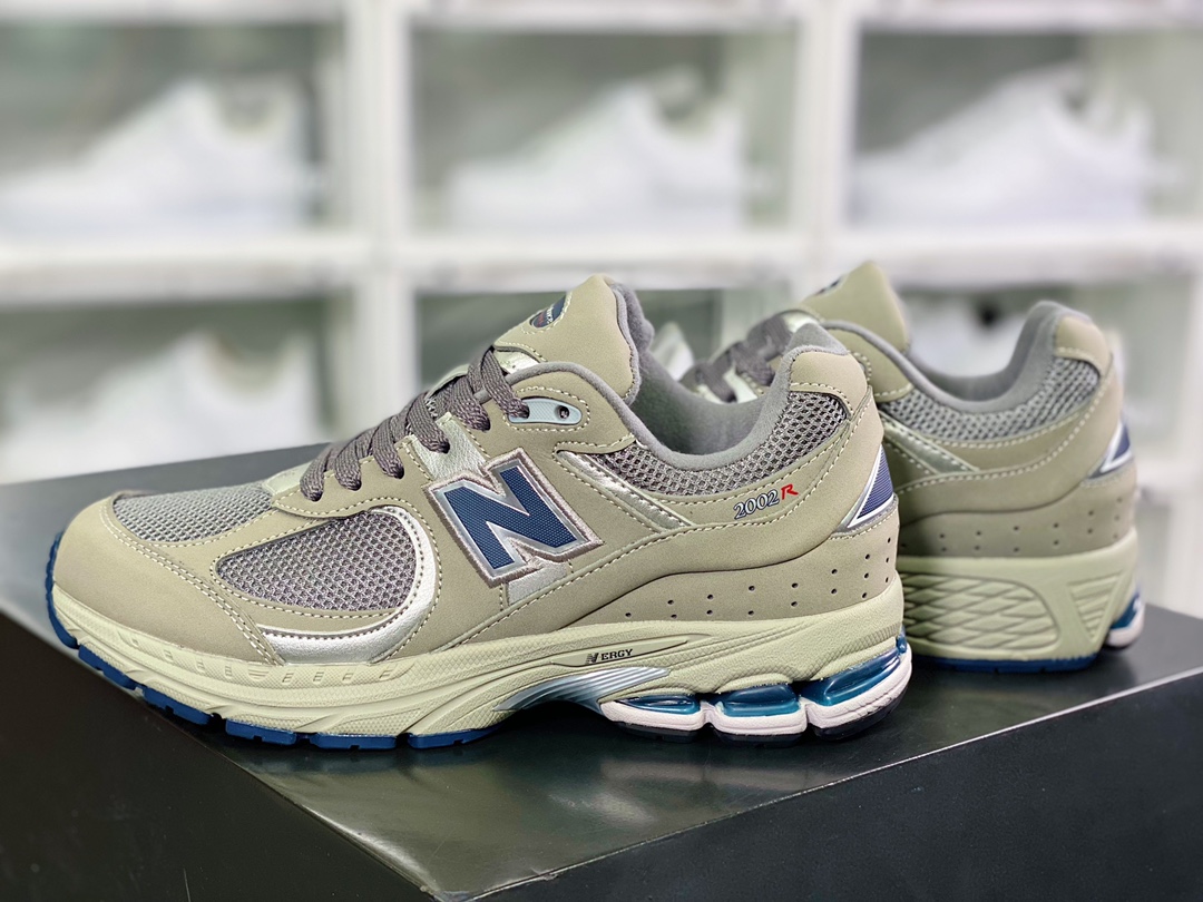 ML2002 Series Retro Daddy Style Casual Sports Jogging Shoes ”Suede Yuanzu Gray Silver White” ML2002RC