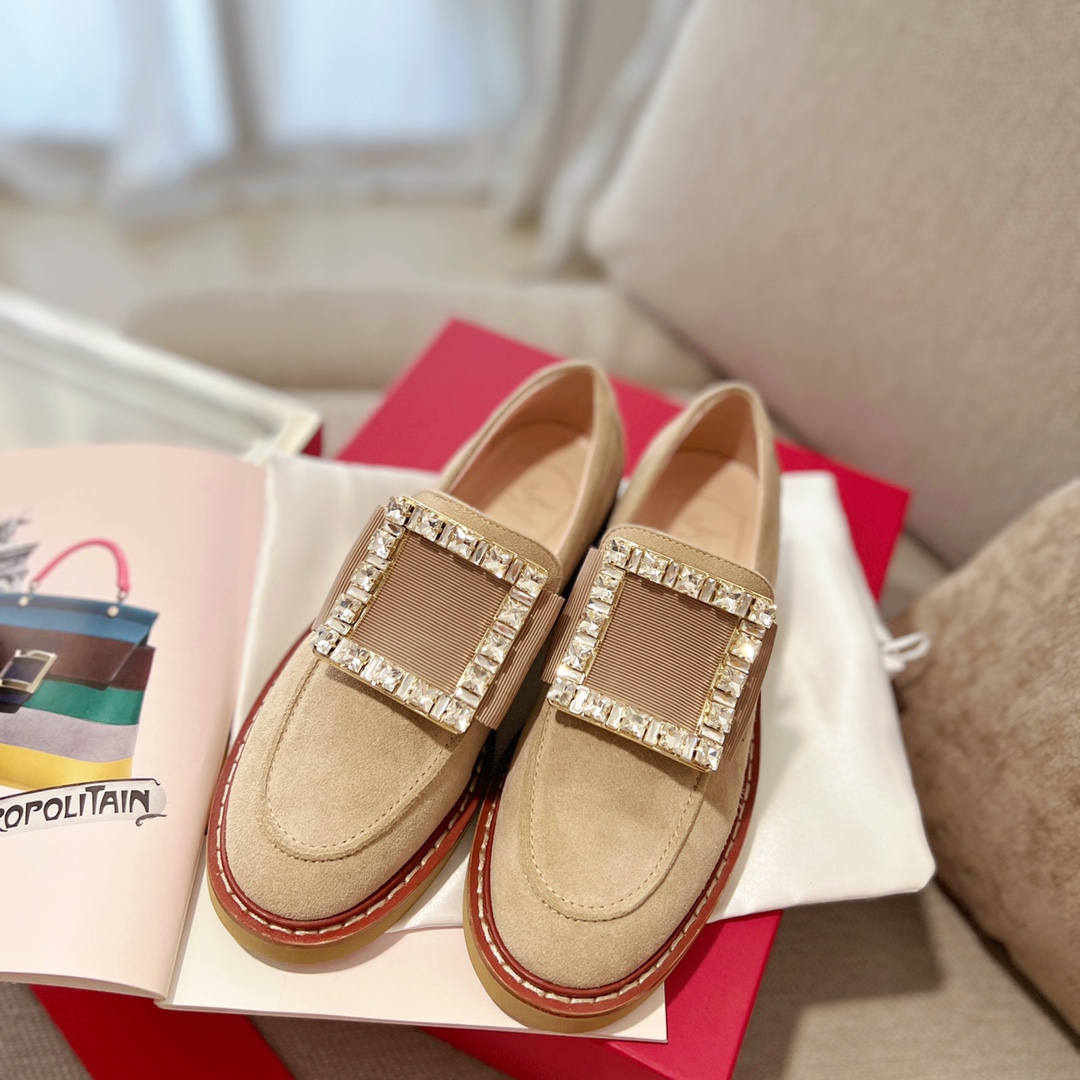 Roger Vivier найвышэйшая версія лофераў  замша/лакавая скура  арыгінальны EVA  скураны рант  столік якасці