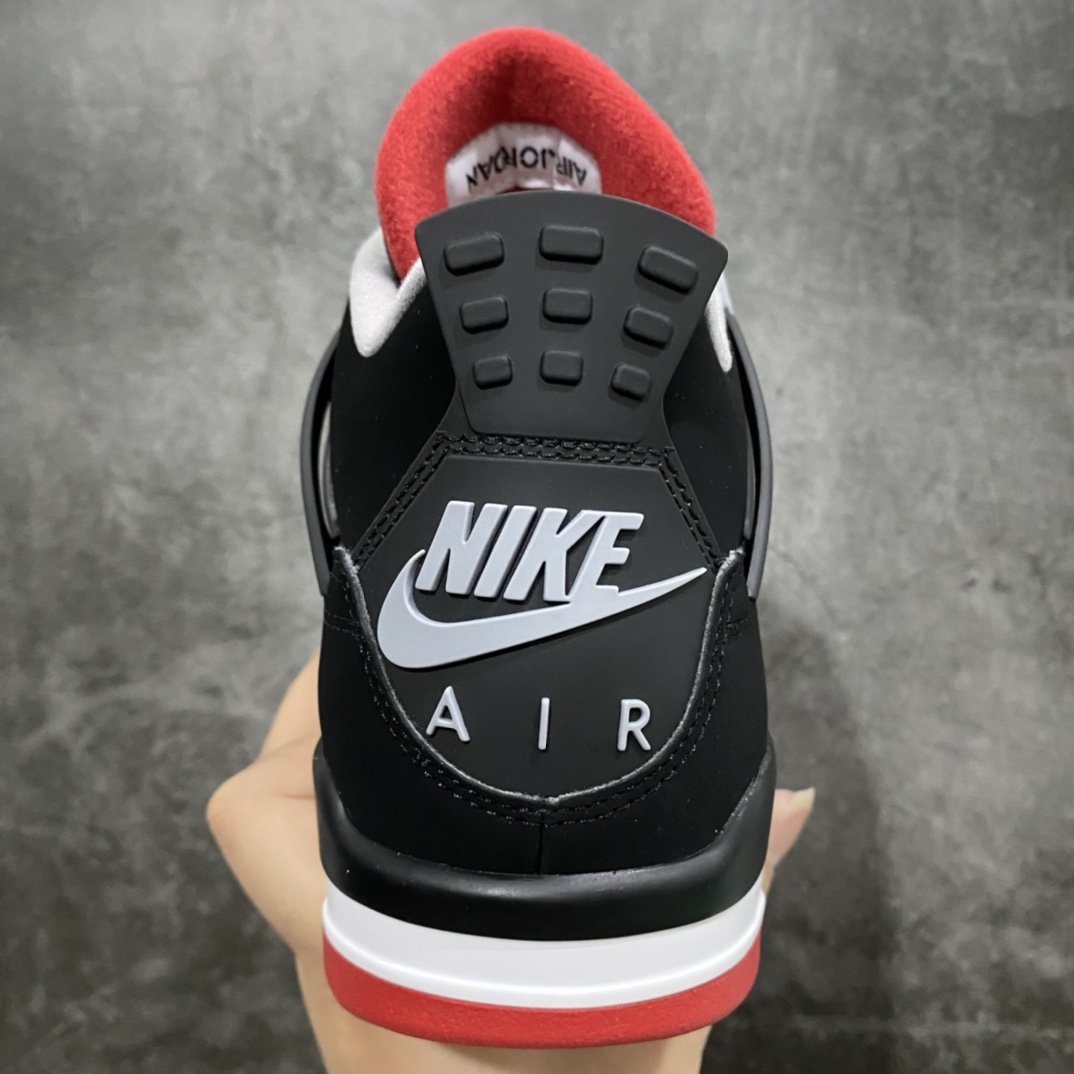 图片[4]-神版 Air Jordan AJ4 Retro 新黑红 308497-060 毫无疑问市场中端王者 耗时半年开发巨作 全套原纸板楦头开发 确保原汁原味 完美呈现四代版型 一比一鞋头弧度高度鞋身弧度 有一说一不吹不捧 实打实文案品质‼️ 此版本只针对中端市场 皮料材质有所更替 其他数据细节工艺流程均保持一致 绝不口嗨 细节品控鞋型随意秒杀市面3XX 4XX 原厂TPU网格鞋带扣 正确内里网布 菱角分明不变形无多余毛边 柔软性质感一致于原鞋 市场唯一原厂鞋扣模具 背面可见隐藏注塑口 原厂织唛标 原厂飞人电绣工艺 尾指中部跳三针 独家绑鞋带手法 印刷中底布 四线拉帮 米色美纹纸贴合固定 进口港宝加持 后跟自然饱满 全鞋荧光划线卡点 追求极致完美 每一双都是工艺品 多重QC质检 超越公司货的品控标准 实实在在的免检产品 尺码：40 40.5 41 42 42.5 43 44 44.5 45 46 47.5 48.5-选品中心