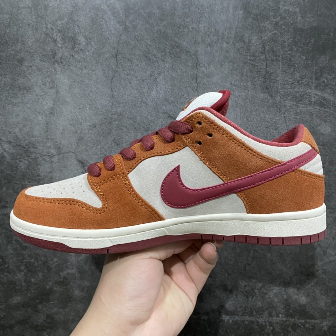 图片[2]-Top版本NK SB Dunk Low 棕色红勾 BQ6817-202 原盒原配 原材全套原楦原模倾力打造 采用原厂百宏鞋带以及原厂百宏织唛舌标 内标可供原厂几率过验3D打印鞋垫正确卡色 原厂中底布拉帮走线遵循公司钢印完美同步 尺码：36 36.5 37.5 38 38.5 39 40 40.5 41 42 43 44 44.5 45 46-选品中心