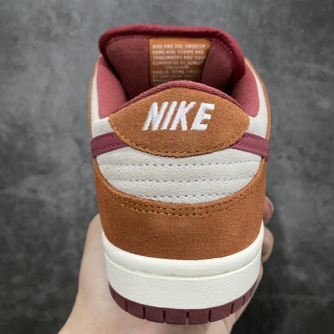 图片[4]-Top版本NK SB Dunk Low 棕色红勾 BQ6817-202 原盒原配 原材全套原楦原模倾力打造 采用原厂百宏鞋带以及原厂百宏织唛舌标 内标可供原厂几率过验3D打印鞋垫正确卡色 原厂中底布拉帮走线遵循公司钢印完美同步 尺码：36 36.5 37.5 38 38.5 39 40 40.5 41 42 43 44 44.5 45 46-选品中心
