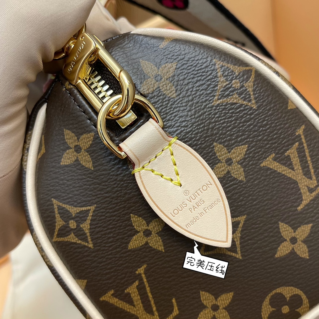 Louis Vuitton Haute Couture Classic Luxury Handbag Shoulder Crossbody 4