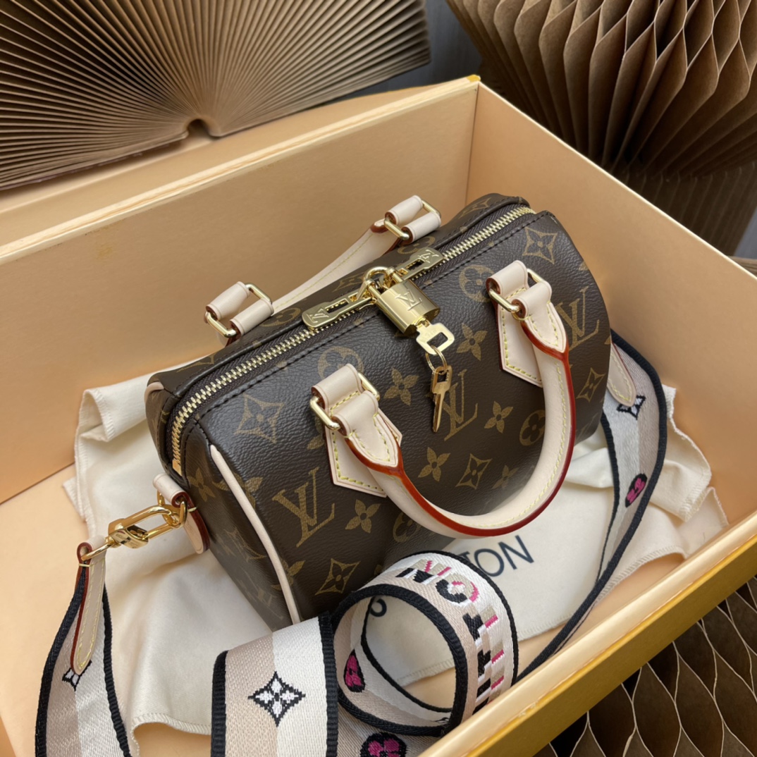 Louis Vuitton Haute Couture Classic Luxury Handbag Shoulder Crossbody 2
