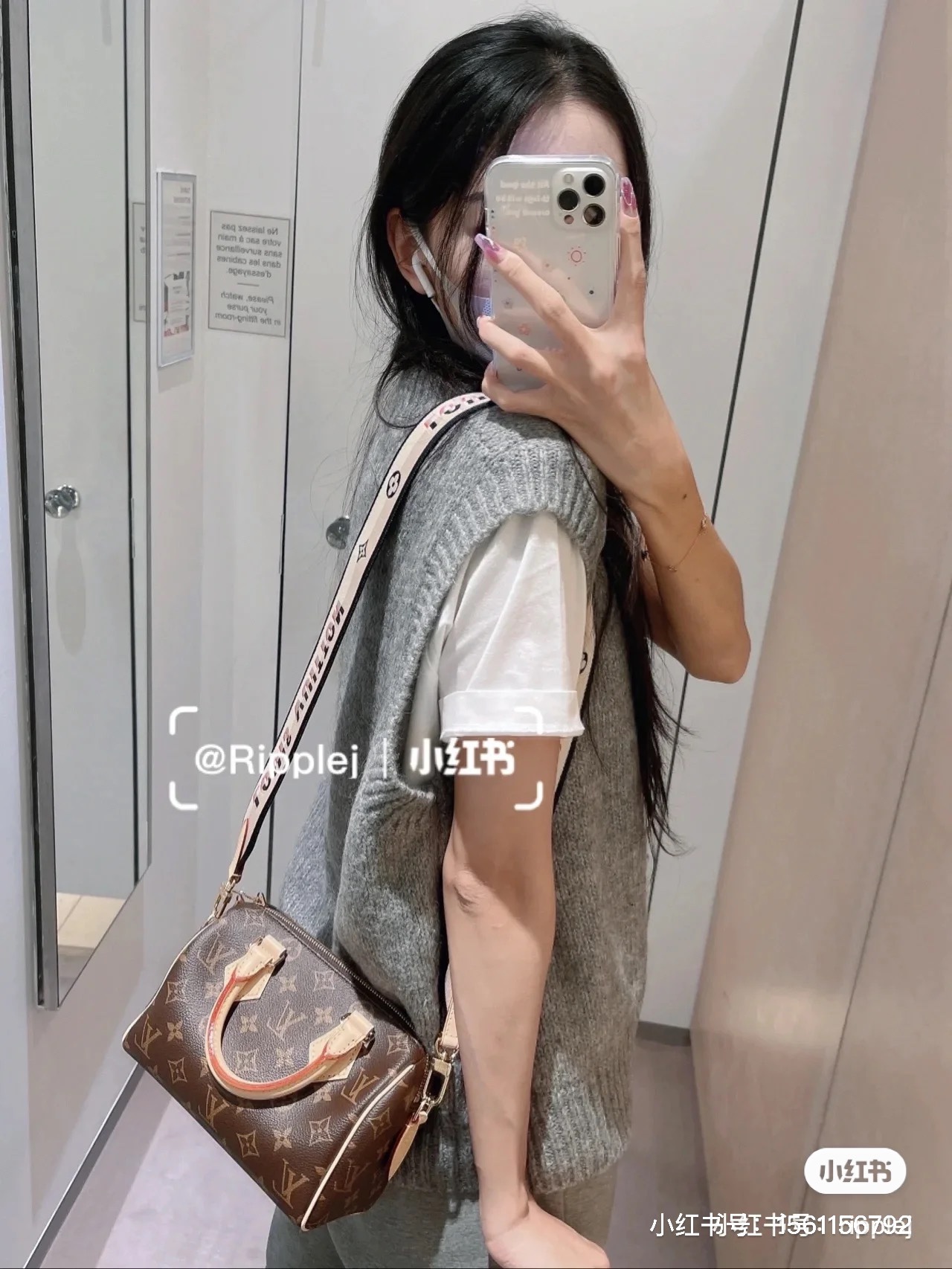 M45957 On-body photos……… - Bag 3