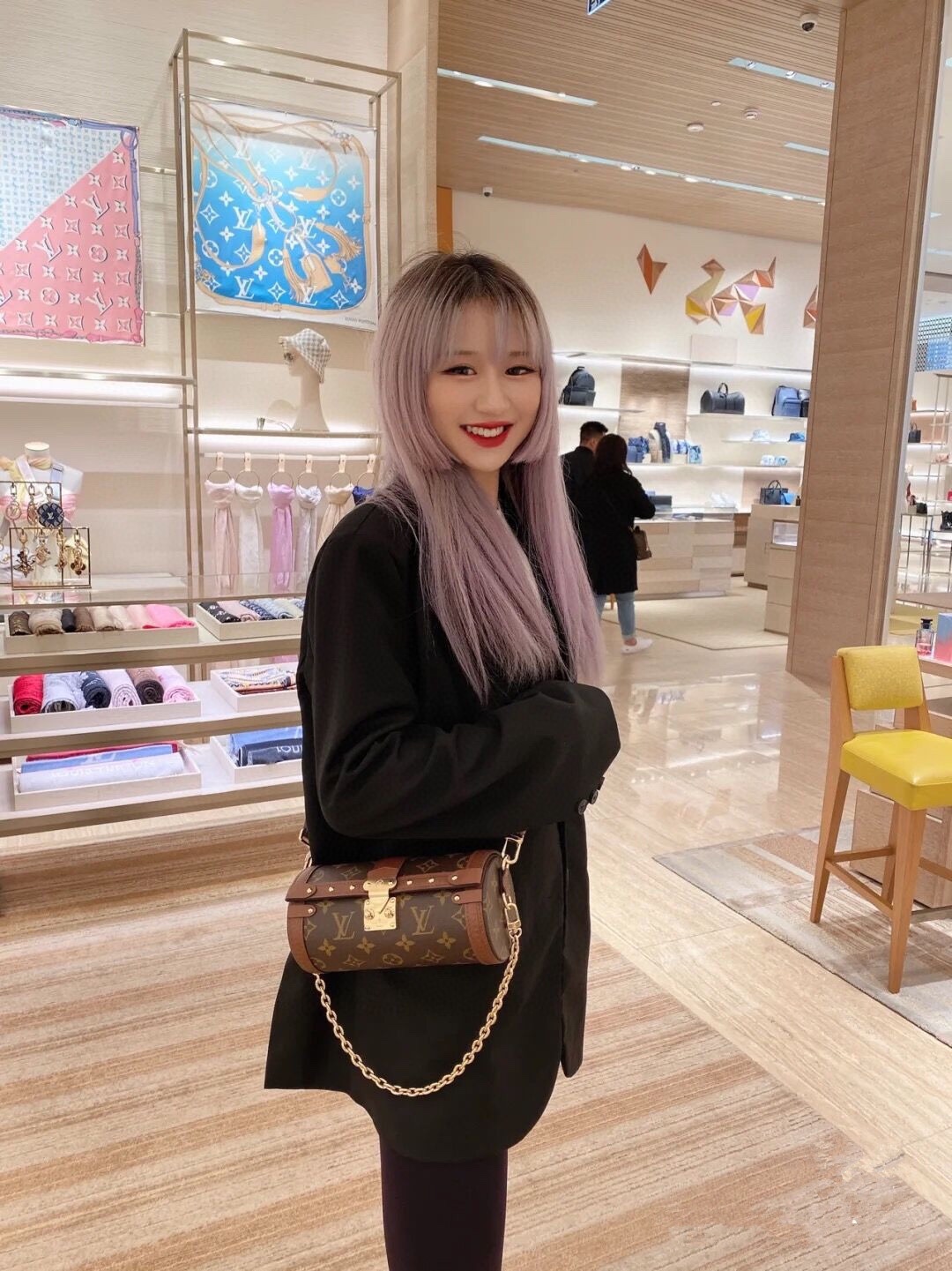 M57835 On-body look. - Bag 7
