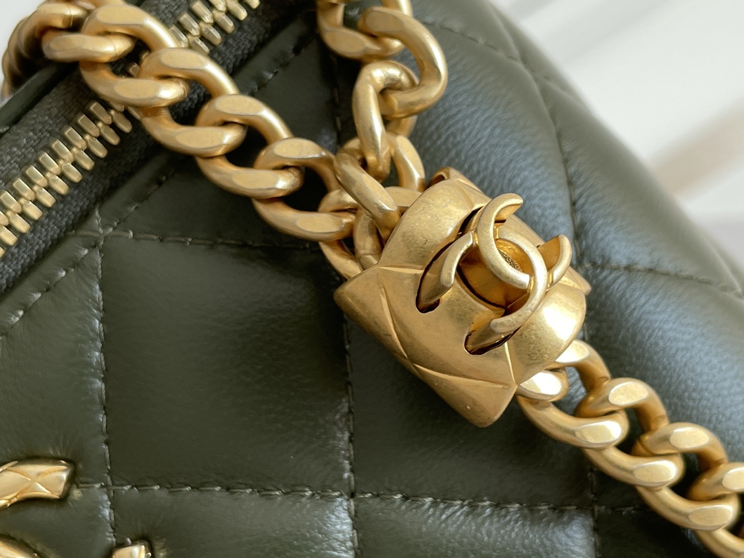 🌼现货 白金版▪️正品级 包装如图𝑪𝒉𝒂𝒏𝒆𝒍 22𝒌秋冬小金柱调节链长盒子 橄榄绿𝟸𝟸𝚔秋冬新品必入系