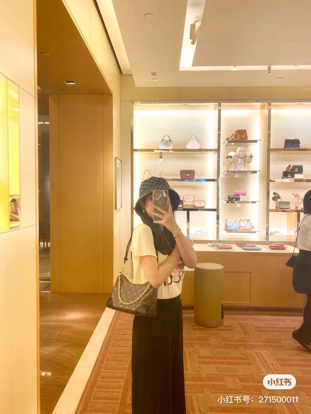 M45831 On-body look. - Bag 4