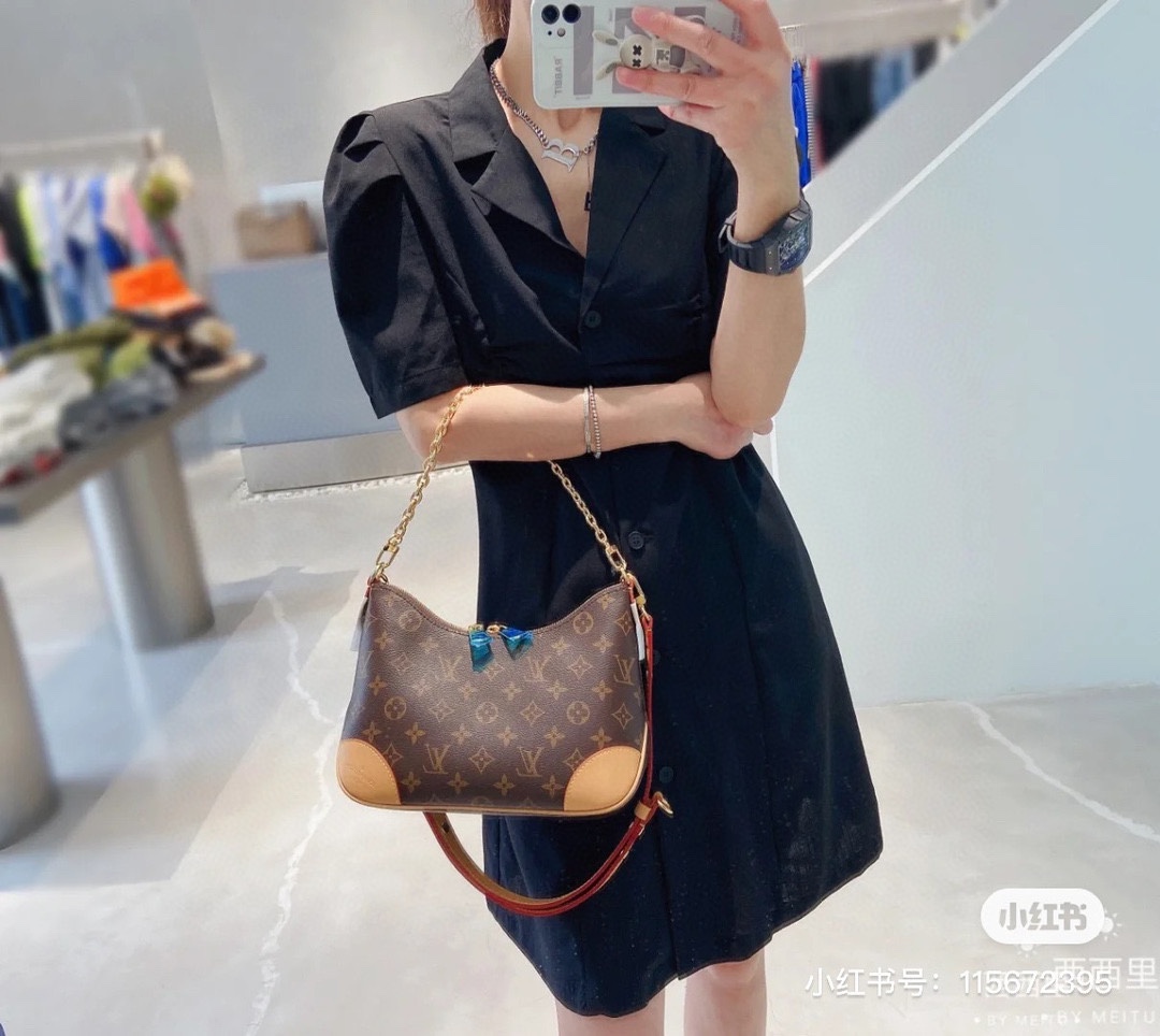 M45832 On-body look. - Bag 6