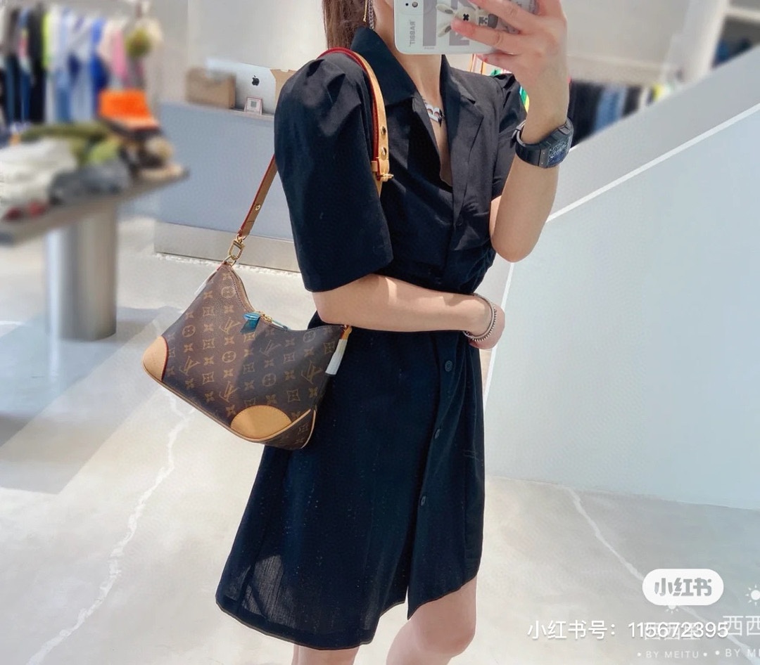 M45832 On-body look. - Bag 4