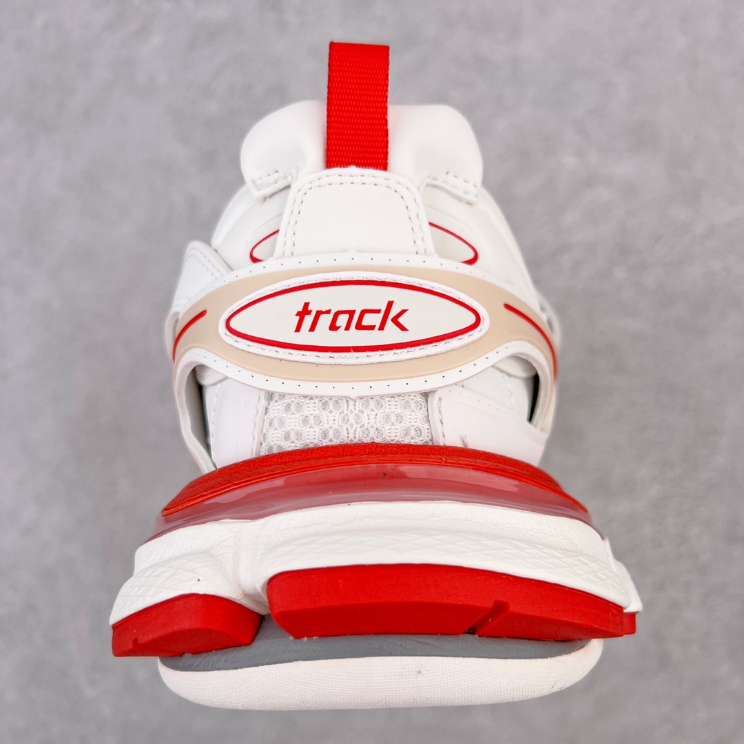 图片[8]-＃VG零售版 BALENCIAGA Track 巴黎世家三代复古老爹鞋 全套原纸板楦头开发 最原汁原味的灵魂版型 全鞋荧光划线卡点 胶水把控整洁度追求极致完美 每一双都是工艺品 多重QC质检 超越公司货的品控标准 实实在在的免检产品 原盒原配 正确字体电绣 粗细、位置、大小正确 侧边TPU 透气孔匹配意产原版 正确气垫分离大底 TPU软底 原版一致大底LOGO 立体感十足 原厂皮料水洗做旧 采购原厂网纱 该款鞋采用网眼布和尼龙制成 不含皮革 鞋舌饰有Track.2橡胶品牌标识 外侧饰有橡胶品牌标识 泡沫后帮压印品牌标识 外底正面压印BB标识 由176块饰片拼接而成的铰接式鞋面 侧面配金属质感网眼布 内面配有额外金属光泽饰件 包含1副鞋带和1副备用鞋带 后帮配有拉环鞋提 动态鞋底设计 为双脚带来后续的助力 正常尺码 尺码：35 36 37 38 39 40 41 42 43 44 45 46-选品中心